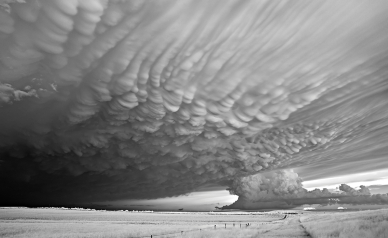 © Mitch Dobrowner | Galerie Gadcollection • Exposition Dans l'oeil du cyclone